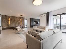 Moonlit Mirage Villa With Pool, Gym and Sauna