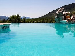 Authentic Dalmatian Hillside Escape With Pool, Sauna & BBQ