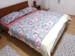 Seaside Okrug Gornji Apartment With Terrace and Patio