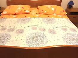 Seaside Okrug Gornji Apartment With Terrace and Patio