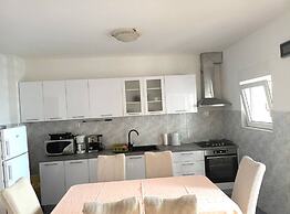 Seaside Okrug Gornji Apartment With Terrace and Patio