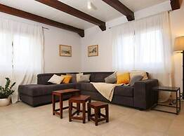 Secluded Oasis With Pool, Outdoor Kitchen, & Landscaped Terraces