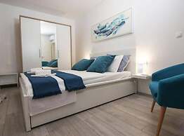 Secluded Oasis With Pool, Outdoor Kitchen, & Landscaped Terraces