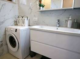 Secluded Oasis With Pool, Outdoor Kitchen, & Landscaped Terraces