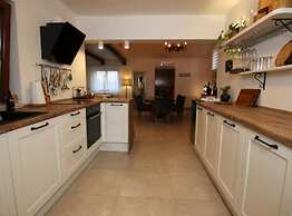 Secluded Oasis With Pool, Outdoor Kitchen, & Landscaped Terraces