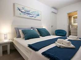 Secluded Oasis With Pool, Outdoor Kitchen, & Landscaped Terraces