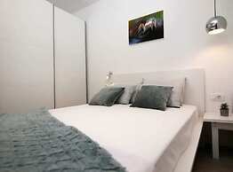 Secluded Oasis With Pool, Outdoor Kitchen, & Landscaped Terraces