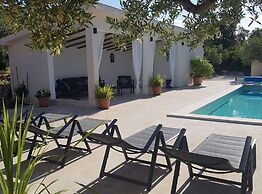 Secluded Oasis With Pool, Outdoor Kitchen, & Landscaped Terraces