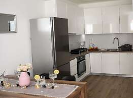 Stylish Okrug Gornji Apartment With Terrace and Patio