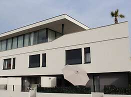 Stylish Okrug Gornji Apartment With Terrace and Patio