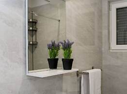 Stylish Okrug Gornji Apartment With Terrace and Patio