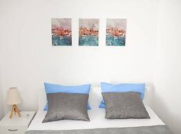 Stylish Okrug Gornji Apartment With Terrace and Patio