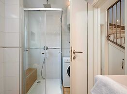 Exclusive Okrug Gornji Apartment With Shared Pool