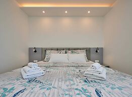 Exclusive Okrug Gornji Apartment With Shared Pool