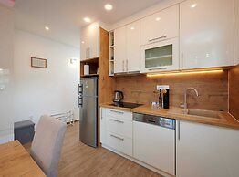 Exclusive Okrug Gornji Apartment With Shared Pool