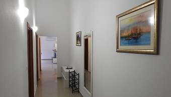 Expansive Ciovo Apartment With Sea-views, Balcony and Outdoor Dining