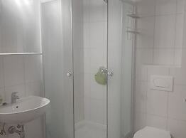 Expansive Ciovo Apartment With Sea-views, Balcony and Outdoor Dining