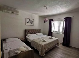 Quiet Family-friendly Trogir Apartment