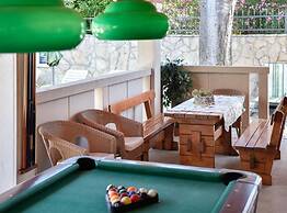 Peaceful Island Haven With Pool, BBQ & Games Area