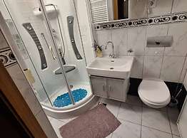 Peaceful Island Haven With Pool, BBQ & Games Area