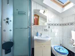 Peaceful Island Haven With Pool, BBQ & Games Area