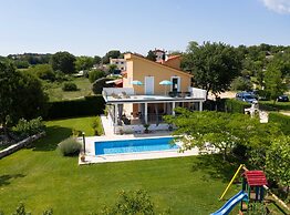 Exquisite Secluded Villa With Pool