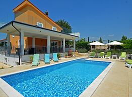 Exquisite Secluded Villa With Pool