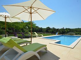 Exquisite Secluded Villa With Pool