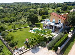 Exquisite Secluded Villa With Pool