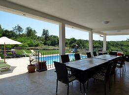 Exquisite Secluded Villa With Pool