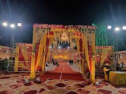 Sarnath Motel And Resort