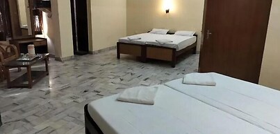 Sarnath Motel And Resort