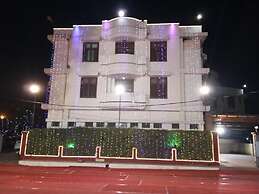 Sarnath Motel And Resort