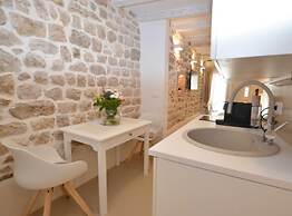 Chic and Stylish Old Town Rovinj Apartment