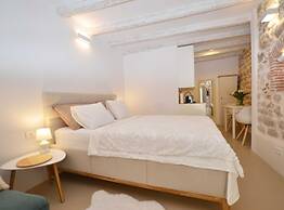 Chic and Stylish Old Town Rovinj Apartment