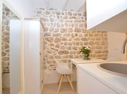Chic and Stylish Old Town Rovinj Apartment
