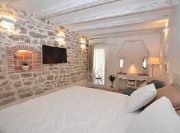 Chic and Stylish Old Town Rovinj Apartment