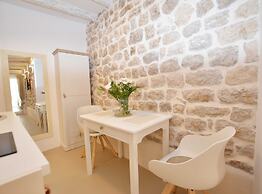Chic and Stylish Old Town Rovinj Apartment