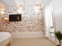 Chic and Stylish Old Town Rovinj Apartment