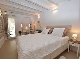 Chic and Stylish Old Town Rovinj Apartment