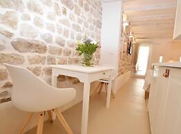 Chic and Stylish Old Town Rovinj Apartment