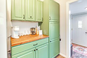 Hike, Boat & Fish: Dog-friendly Robinson Home