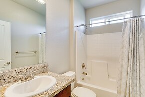 5 Mi to Shasta Lake: Newly Built Home w/ Backyard!