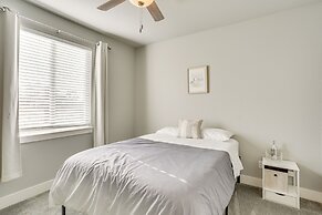 5 Mi to Shasta Lake: Newly Built Home w/ Backyard!