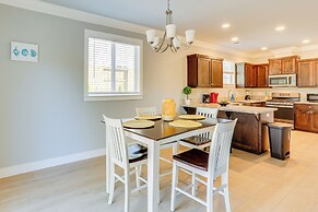 5 Mi to Shasta Lake: Newly Built Home w/ Backyard!