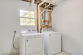 Near Top Attractions: Deck Dining at Severn Home!