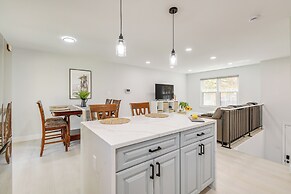 Near Top Attractions: Deck Dining at Severn Home!