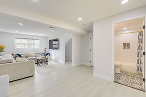 Near Top Attractions: Deck Dining at Severn Home!