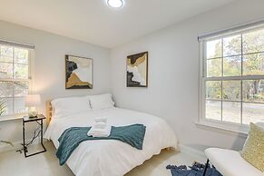 Near Top Attractions: Deck Dining at Severn Home!