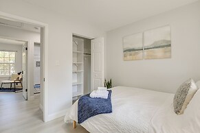 Near Top Attractions: Deck Dining at Severn Home!